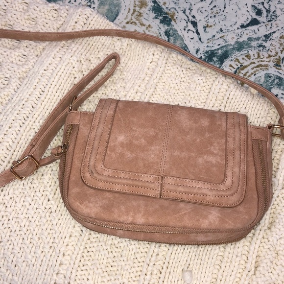 Bloggers favorite tan vegan boho crossbody bag - Picture 3 of 10